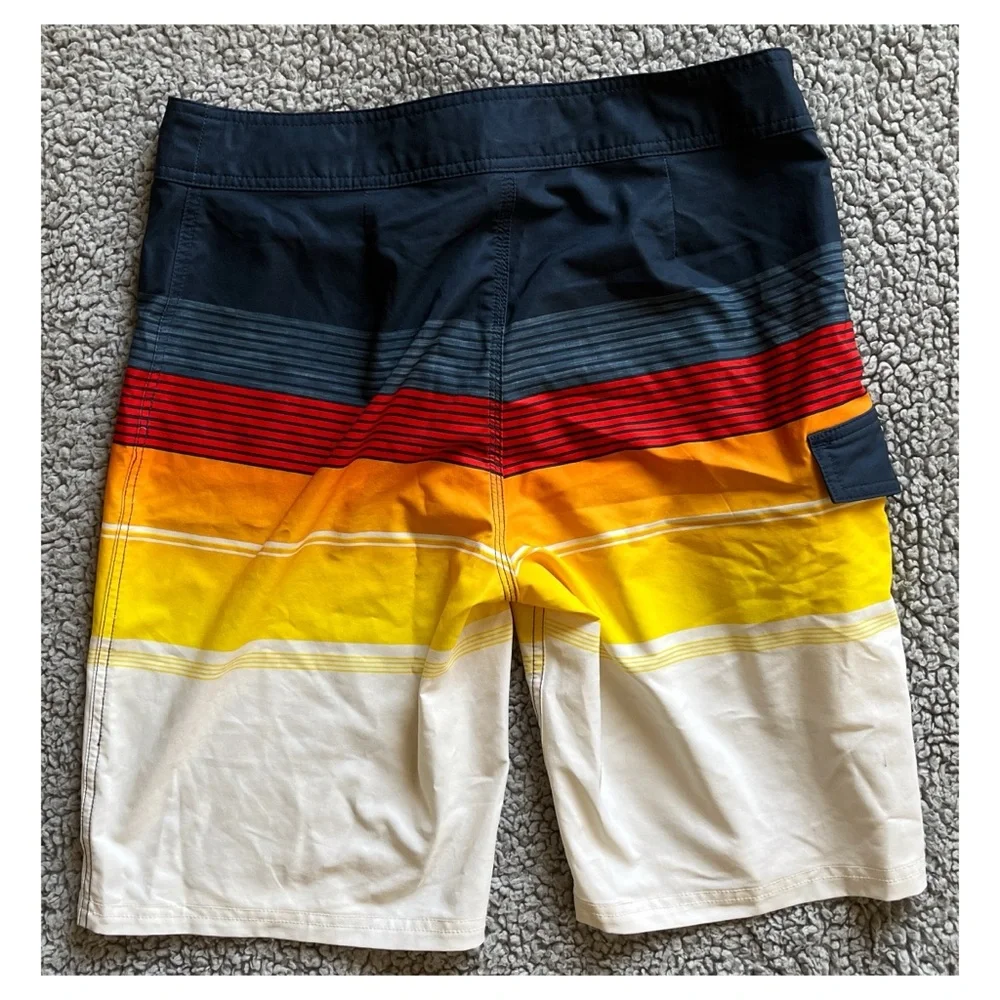 Sonoma Men’s 32 Blue Yellow & White Multi Color Board Shorts. - Picture 2 of 7